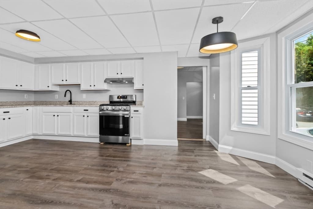 112 Hampshire St, Lowell MA 01850 photo 2