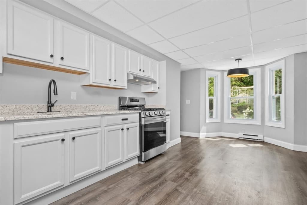 112 Hampshire St, Lowell MA 01850 photo 6