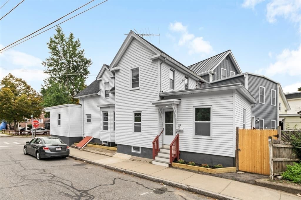 112 Hampshire St, Lowell MA 01850