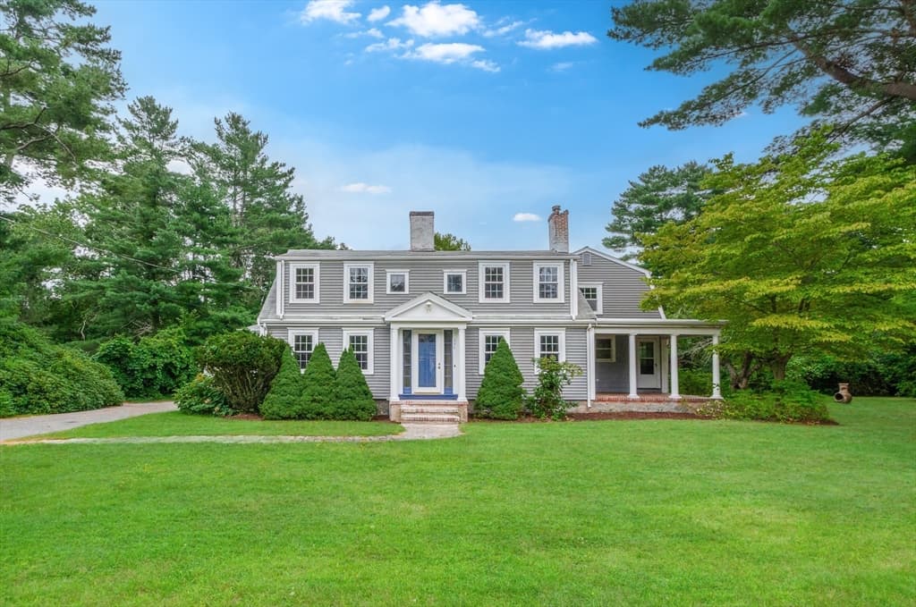 334 High Street, Hanson MA 02341