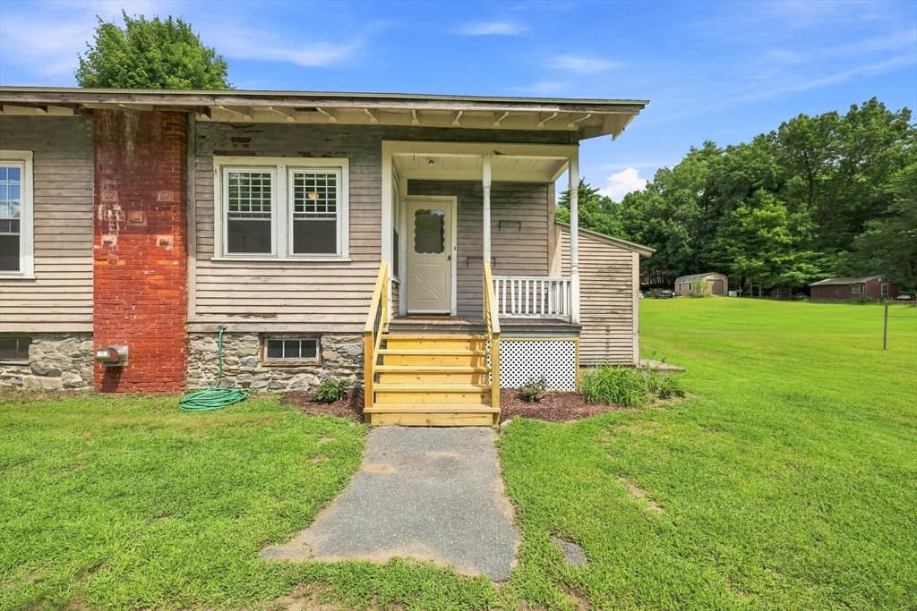 588 Poole St, Ludlow MA 01056 photo 23