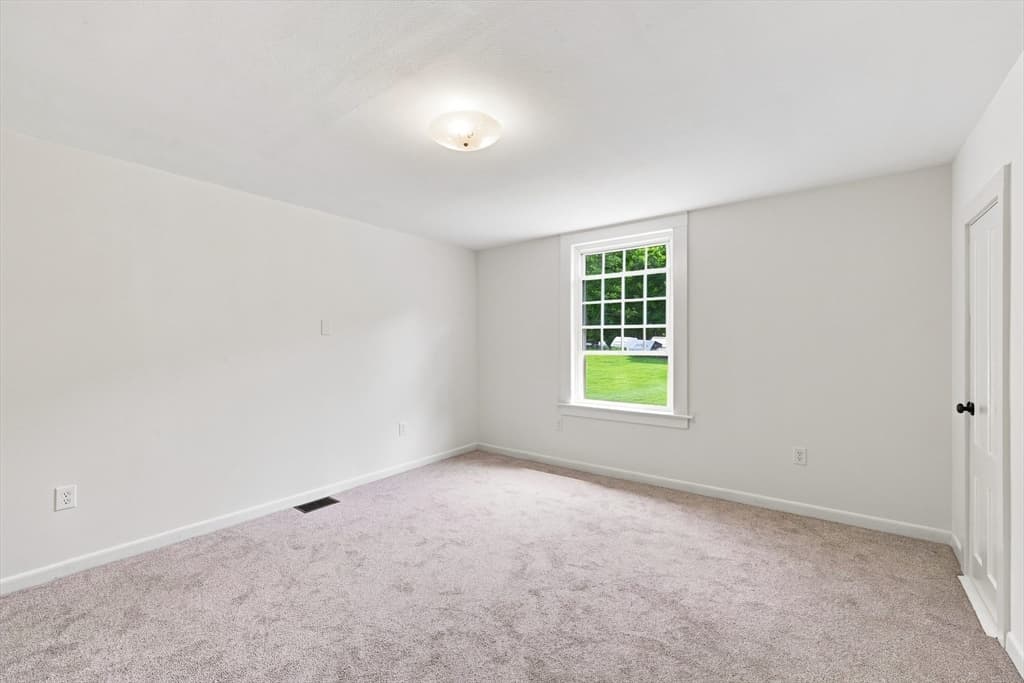 588 Poole St, Ludlow MA 01056 photo 17