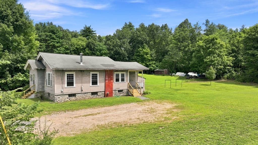 588 Poole St, Ludlow MA 01056 photo 26