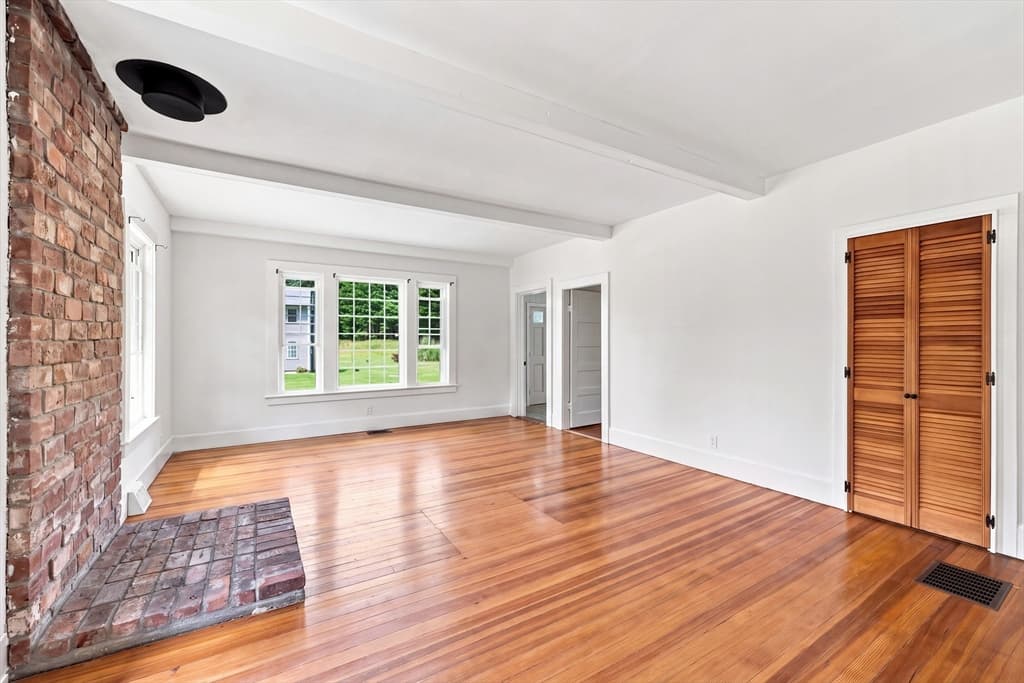 588 Poole St, Ludlow MA 01056 photo 7