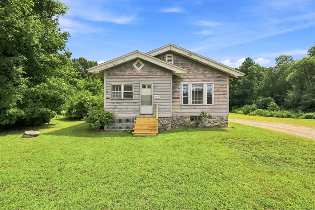 588 Poole St, Ludlow MA 01056
