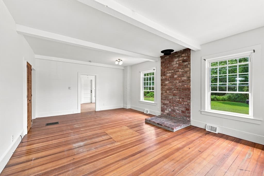 588 Poole St, Ludlow MA 01056 photo 9