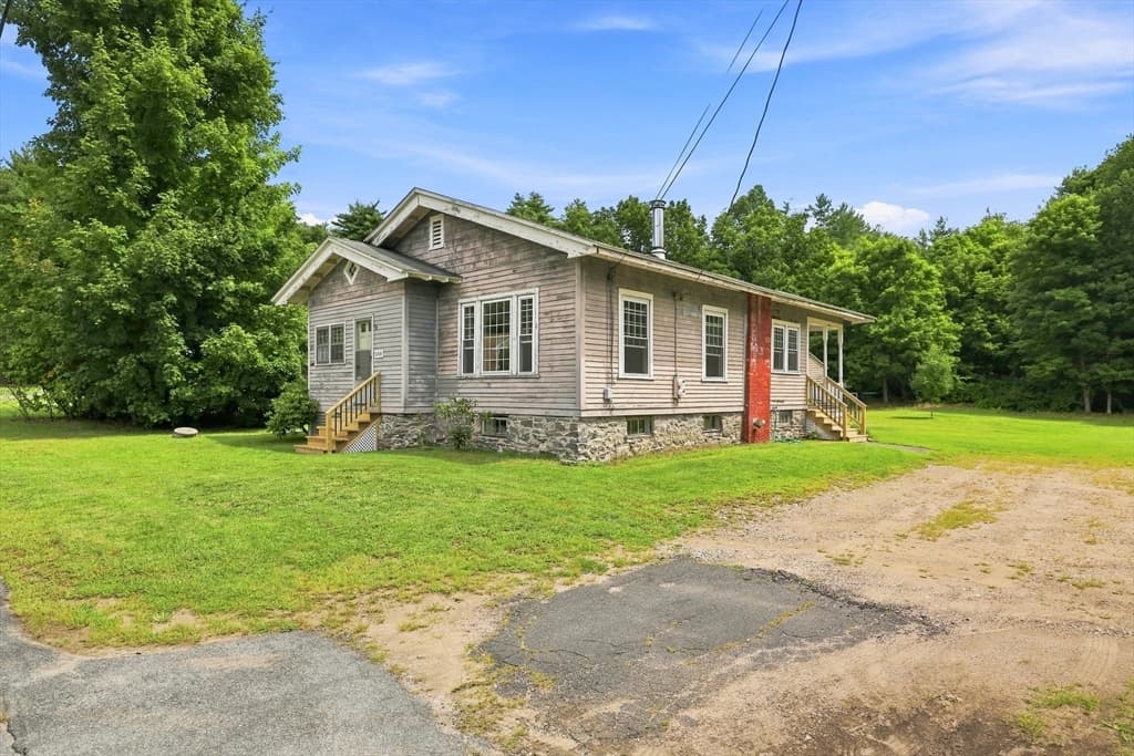 588 Poole St, Ludlow MA 01056 photo 25