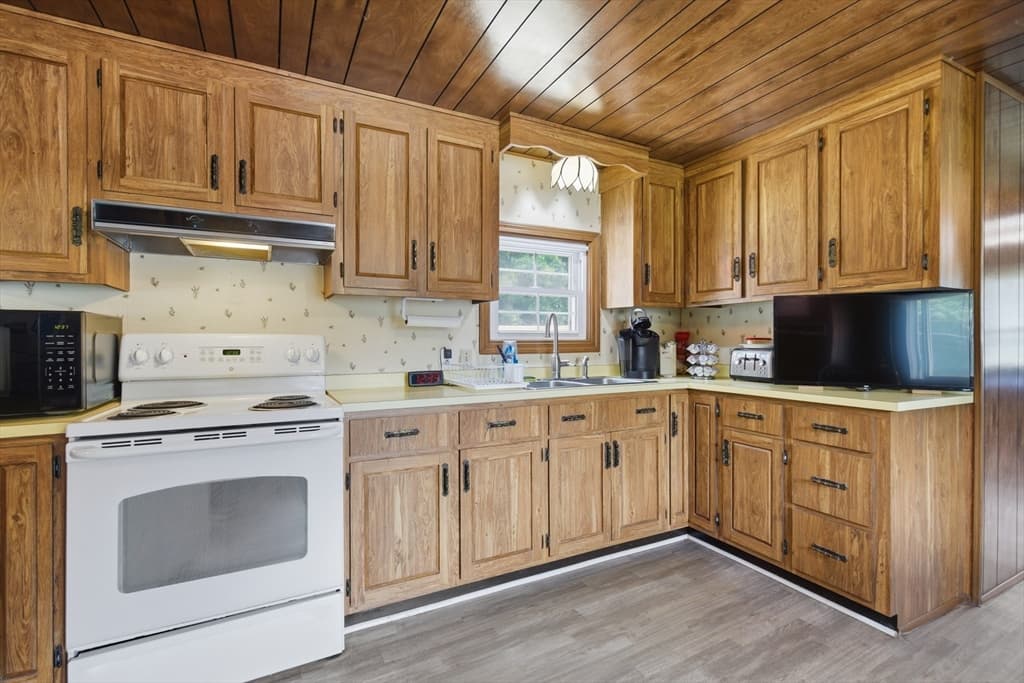 8 Donahue Lane, Grafton MA 01536 photo 12