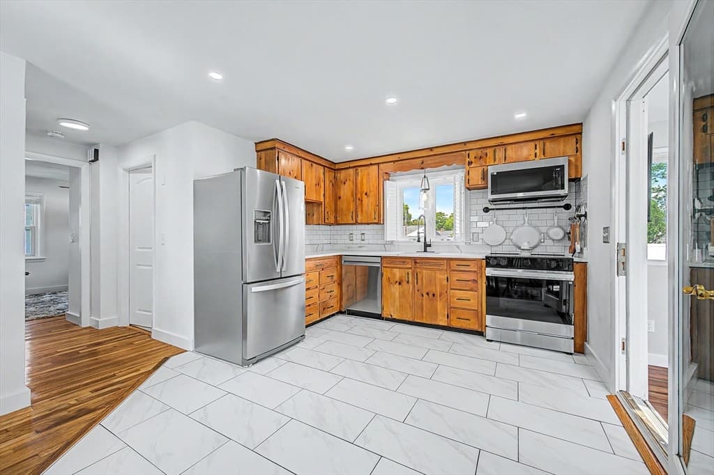26 Westside Ave, North Attleboro MA 02760 photo 17