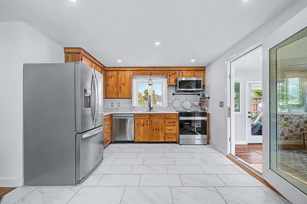 26 Westside Ave, North Attleboro MA 02760 photo 16