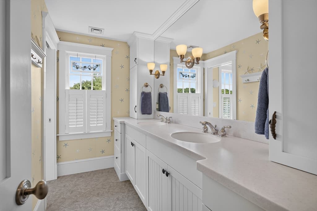 129 Racing Beach Ave, Falmouth MA 02540 photo 23