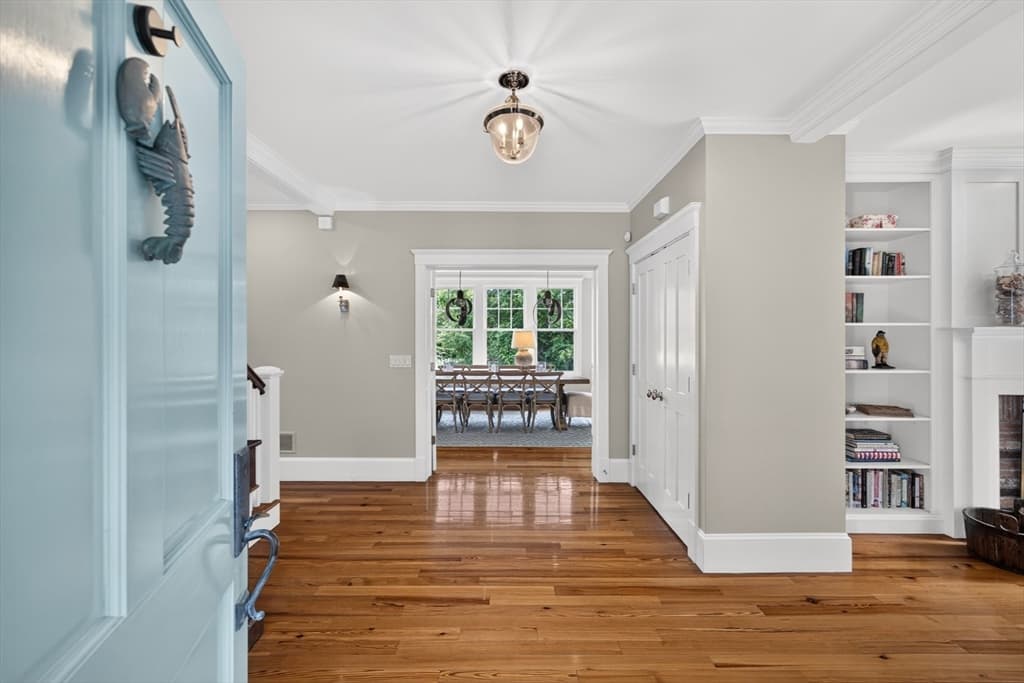 129 Racing Beach Ave, Falmouth MA 02540 photo 3