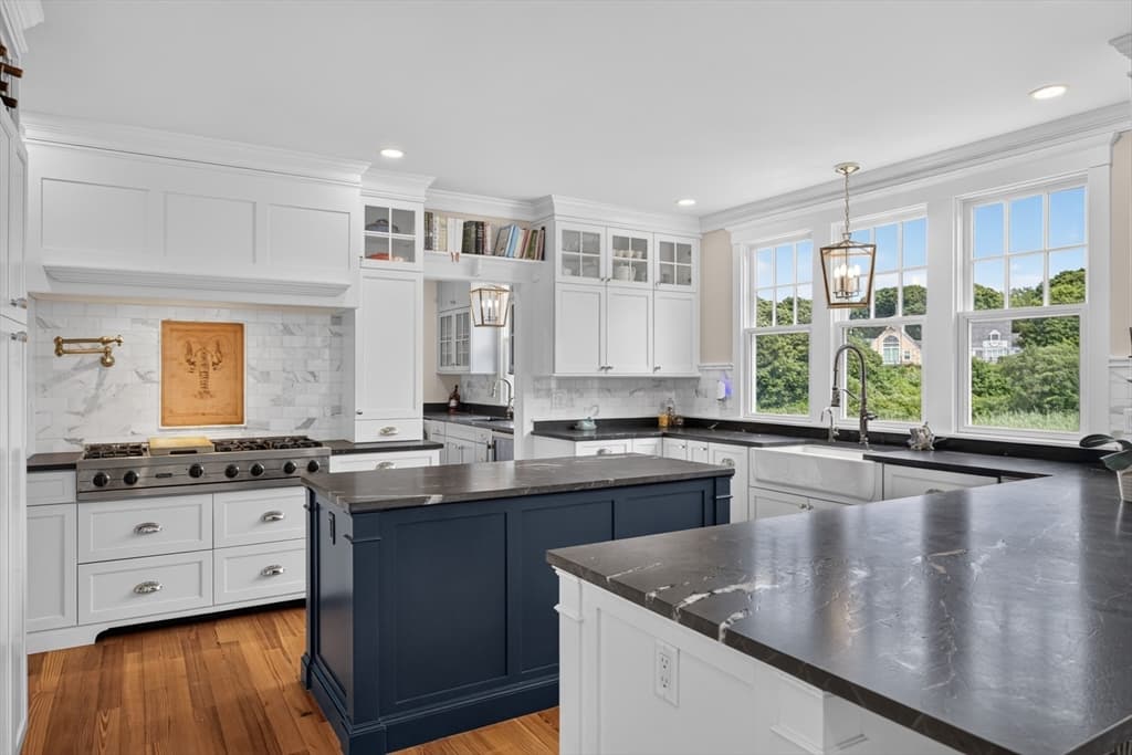 129 Racing Beach Ave, Falmouth MA 02540 photo 5
