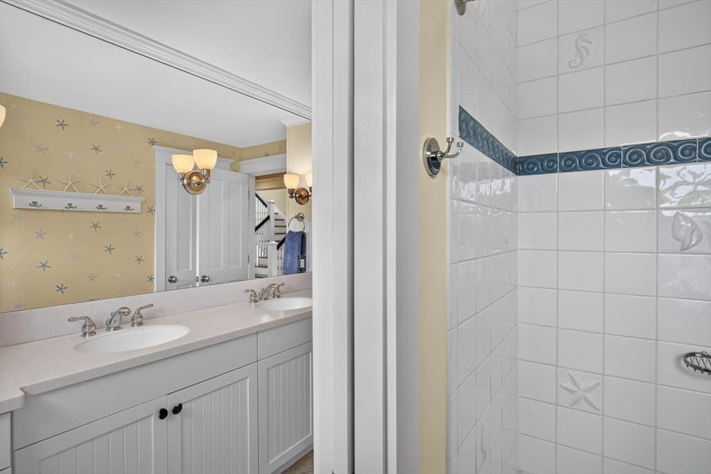 129 Racing Beach Ave, Falmouth MA 02540 photo 24