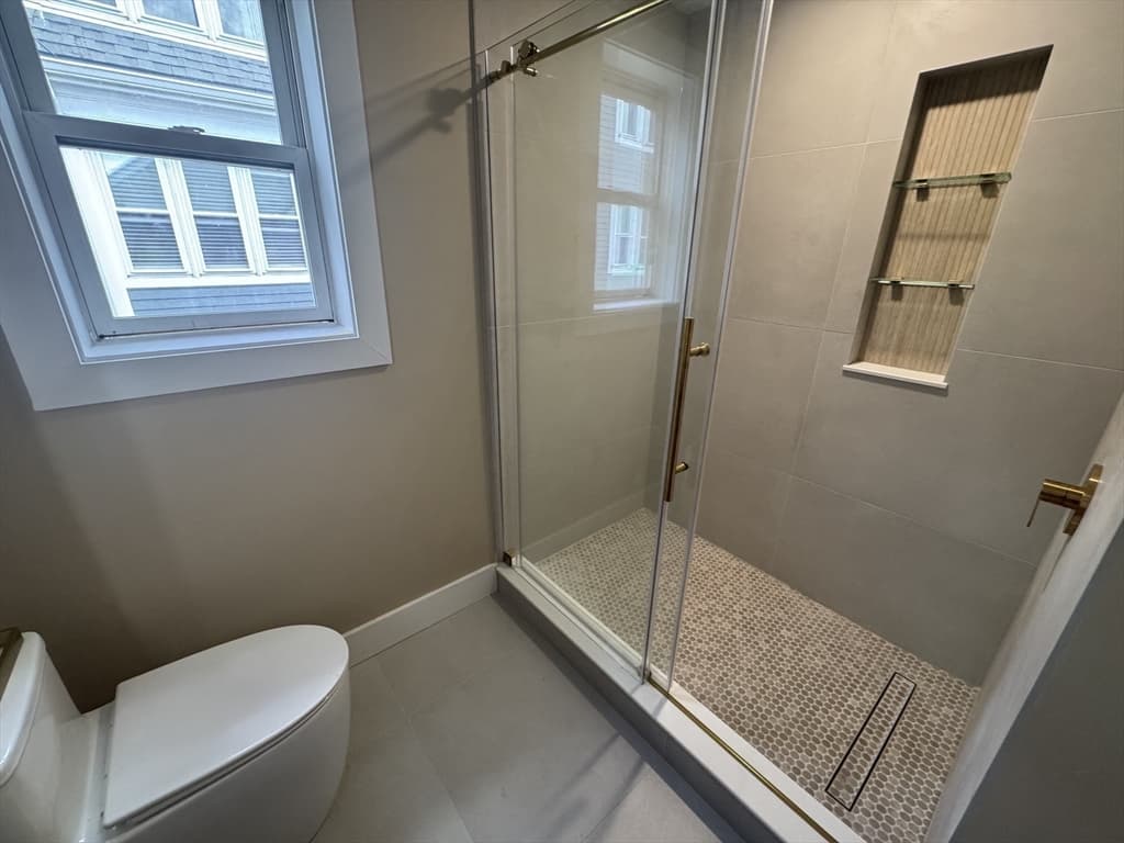 122 West Seventh St, Boston MA 02127 photo 6