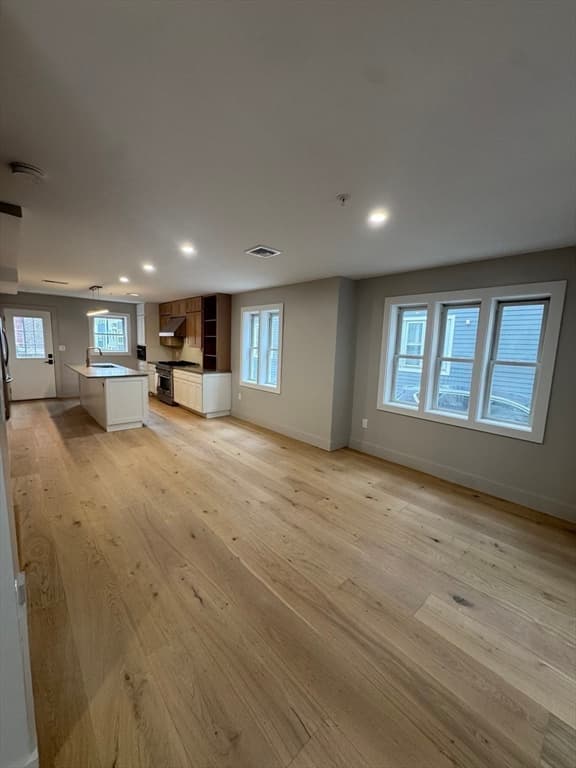 122 West Seventh St, Boston MA 02127 photo 5