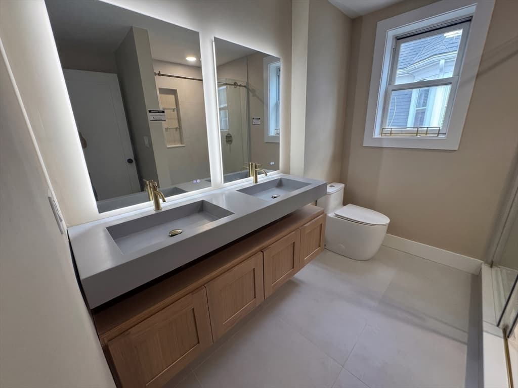 122 West Seventh St, Boston MA 02127 photo 8