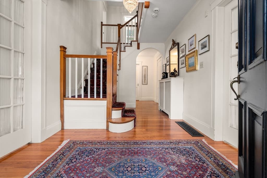 7 Grantland Rd, Wellesley MA 02481 photo 3