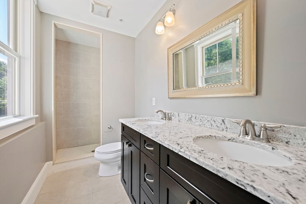 599 Washington St # 12, Pembroke MA 02359 photo 12