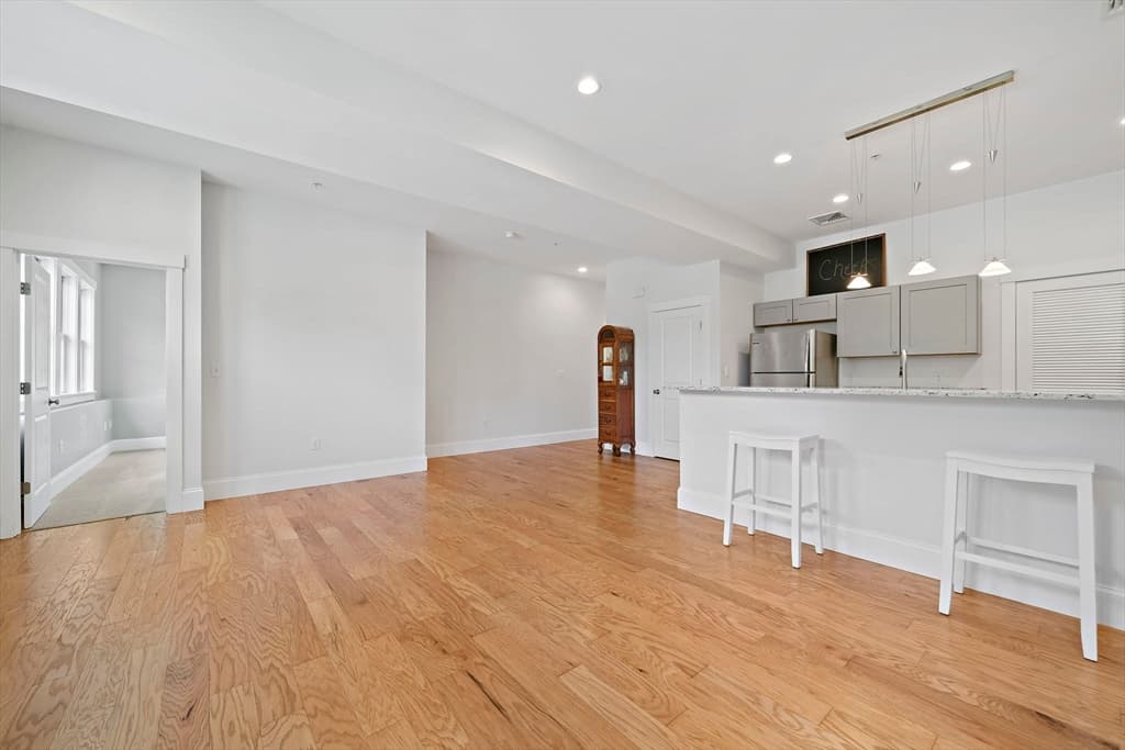 599 Washington St # 12, Pembroke MA 02359 photo 10