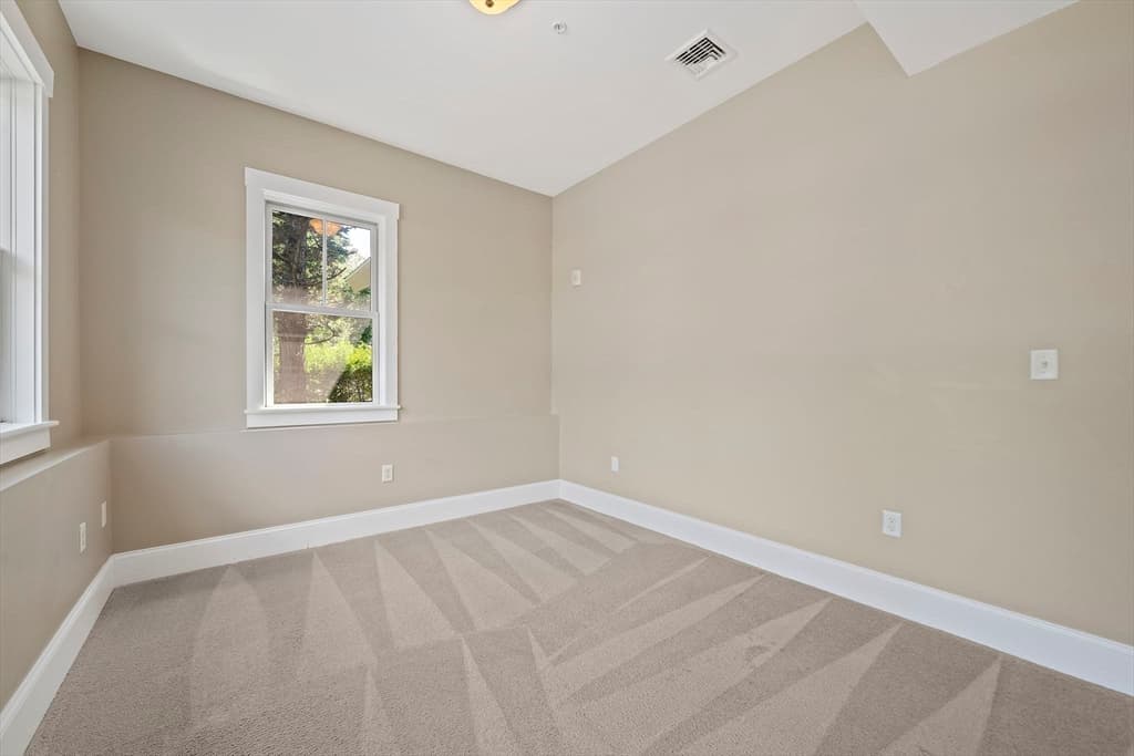 599 Washington St # 12, Pembroke MA 02359 photo 18