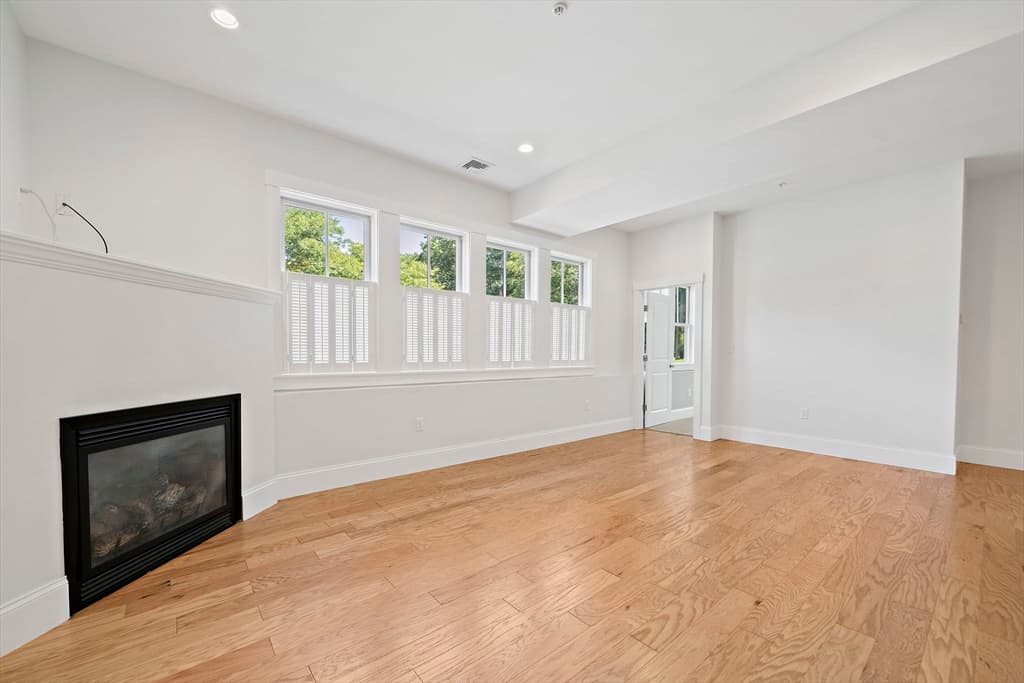 599 Washington St # 12, Pembroke MA 02359 photo 11