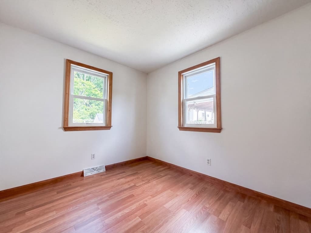 17 Monarch St, Lowell MA 01854 photo 6