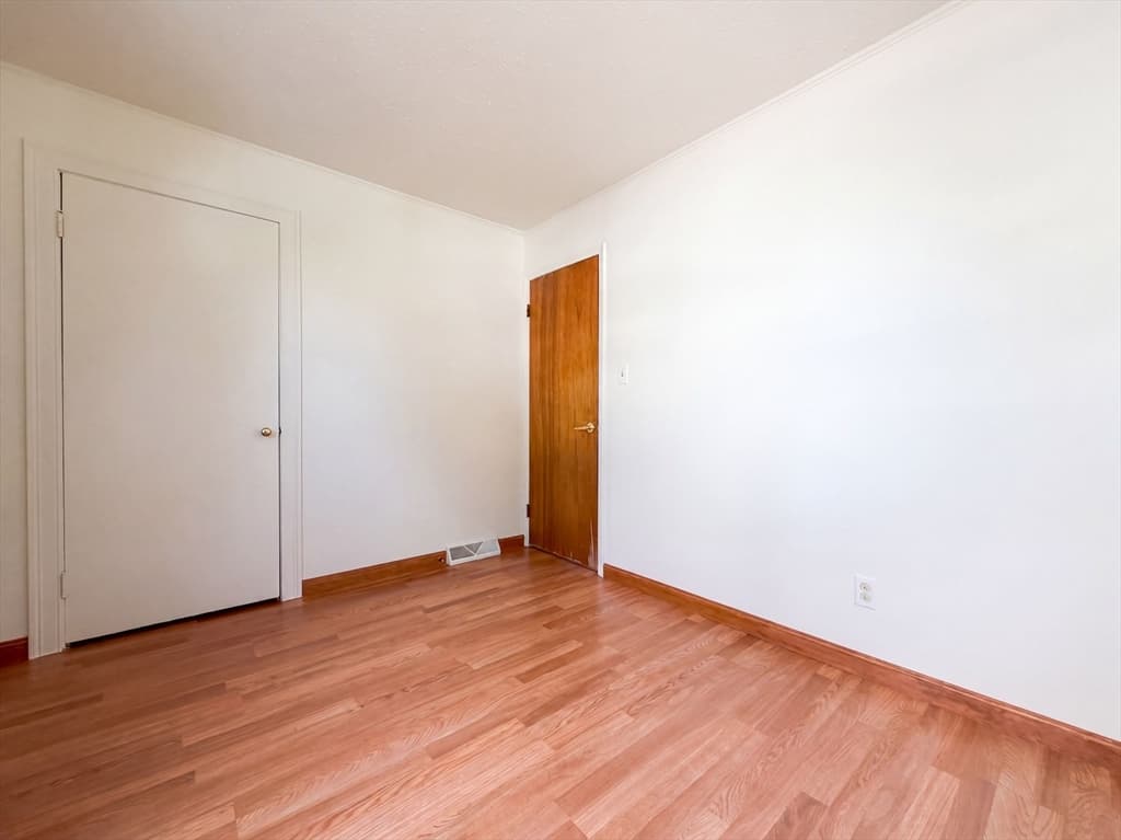 17 Monarch St, Lowell MA 01854 photo 7