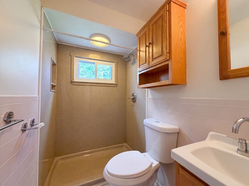 17 Monarch St, Lowell MA 01854 photo 8