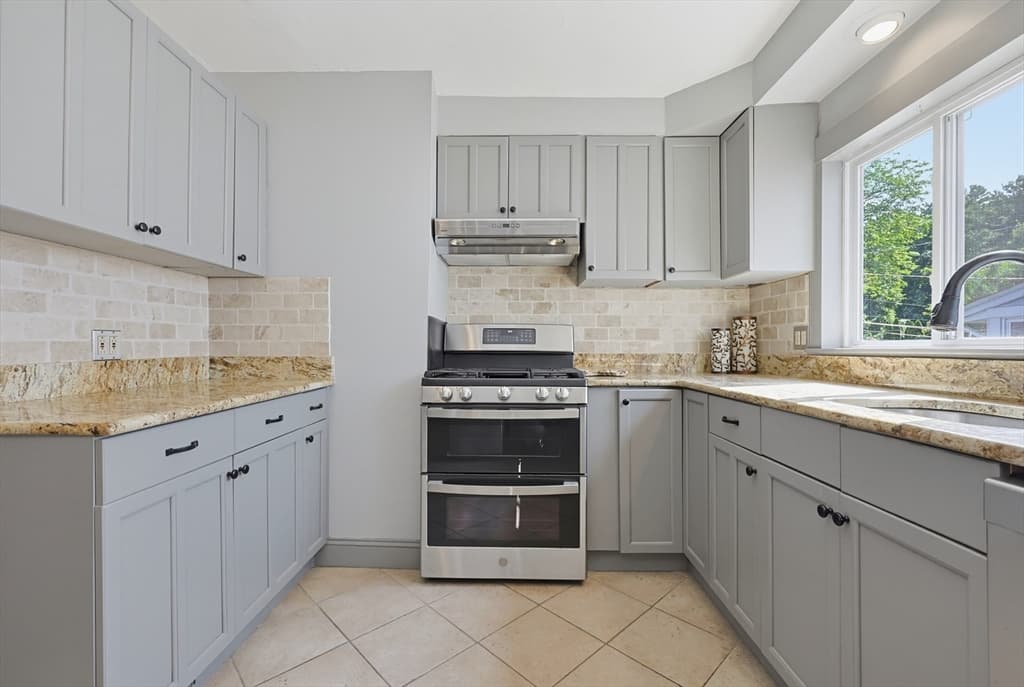 57 Pine Cir, Weymouth MA 02190 photo 16