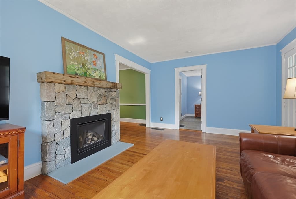 57 Pine Cir, Weymouth MA 02190 photo 9