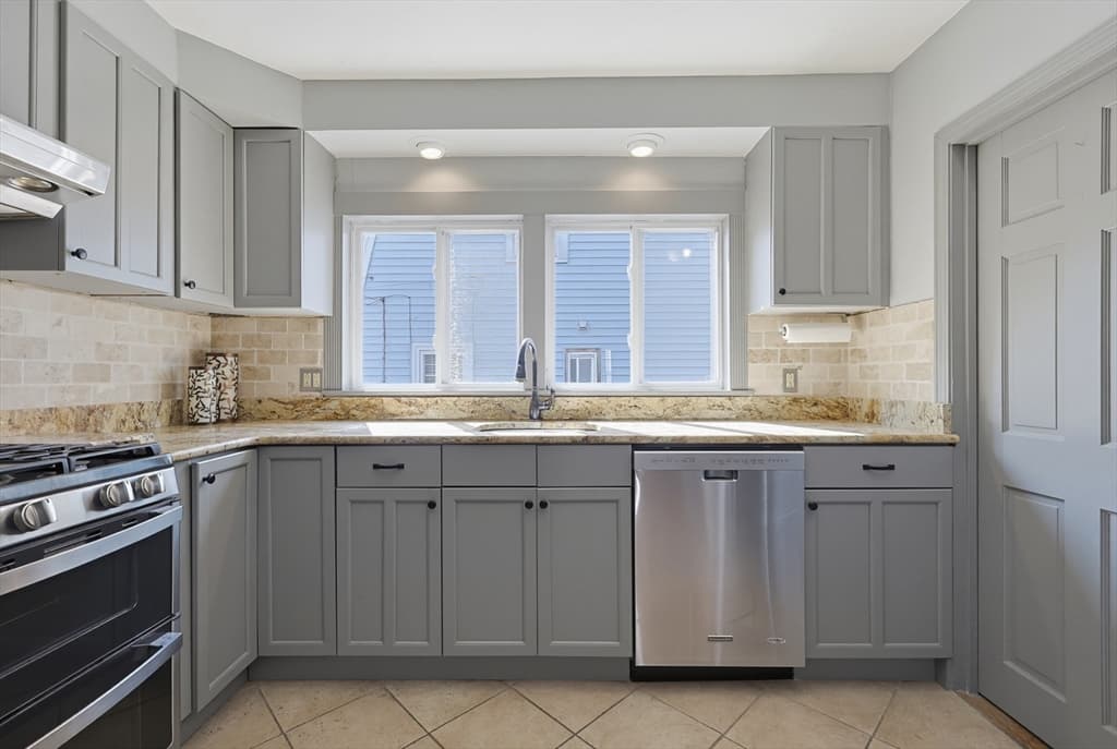 57 Pine Cir, Weymouth MA 02190 photo 15
