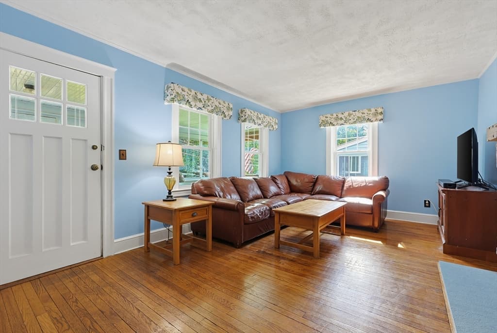 57 Pine Cir, Weymouth MA 02190 photo 8