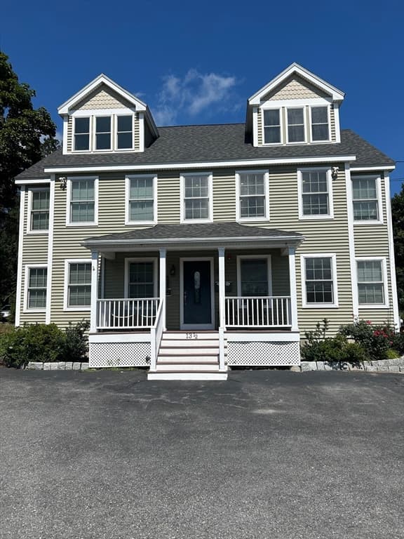 13 1/2 Merrimac St # 1, Amesbury MA 01913