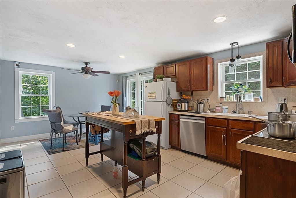 9 Ansonia Rd # A, Worcester MA 01605 photo 13