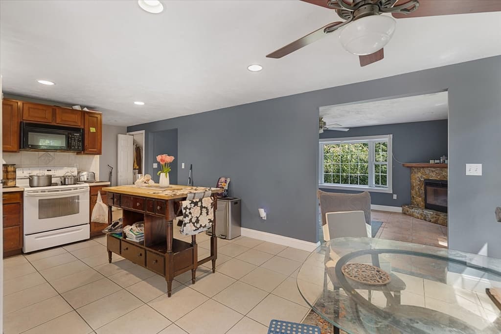 9 Ansonia Rd # A, Worcester MA 01605 photo 15