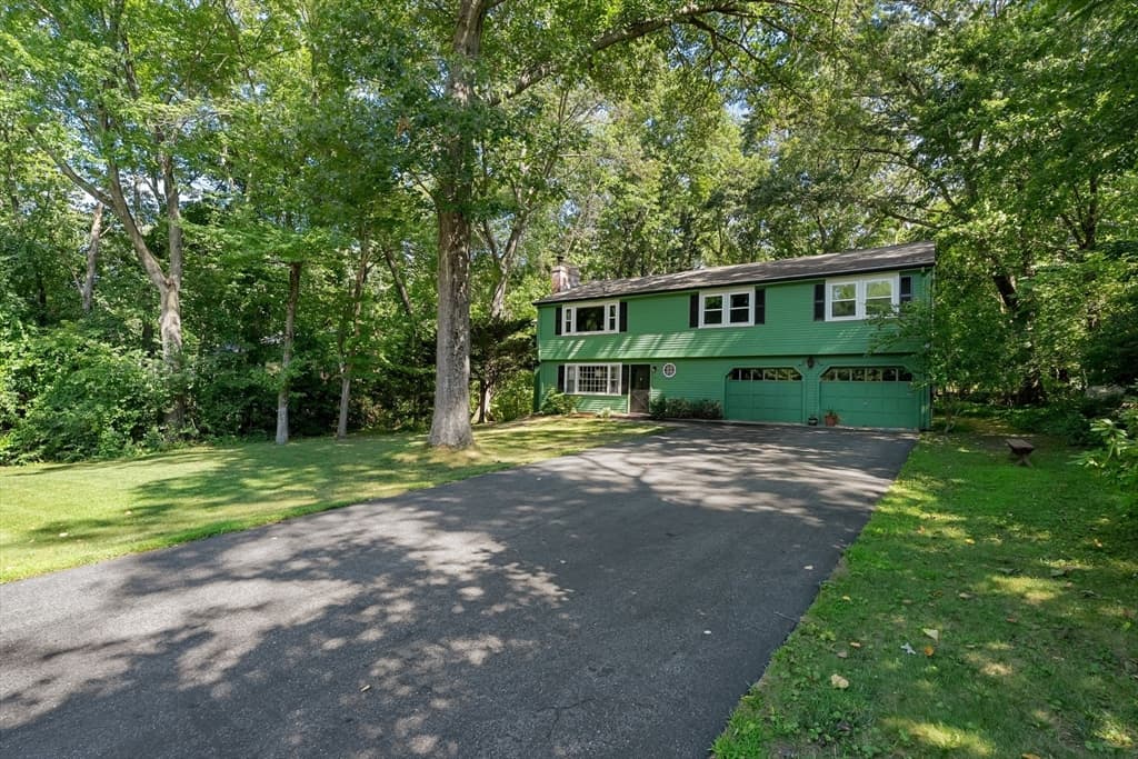 8 Dana Rd, Bedford MA 01730 photo 2