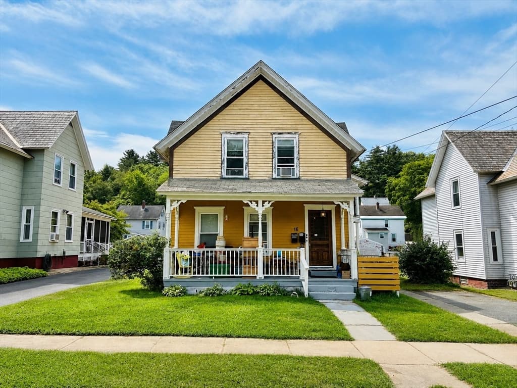 16 Chestnut St, Montague MA 01376