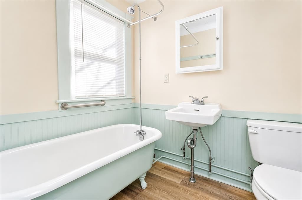 16 Chestnut St, Montague MA 01376 photo 5