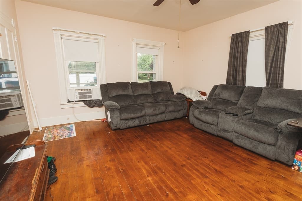 16 Chestnut St, Montague MA 01376 photo 11