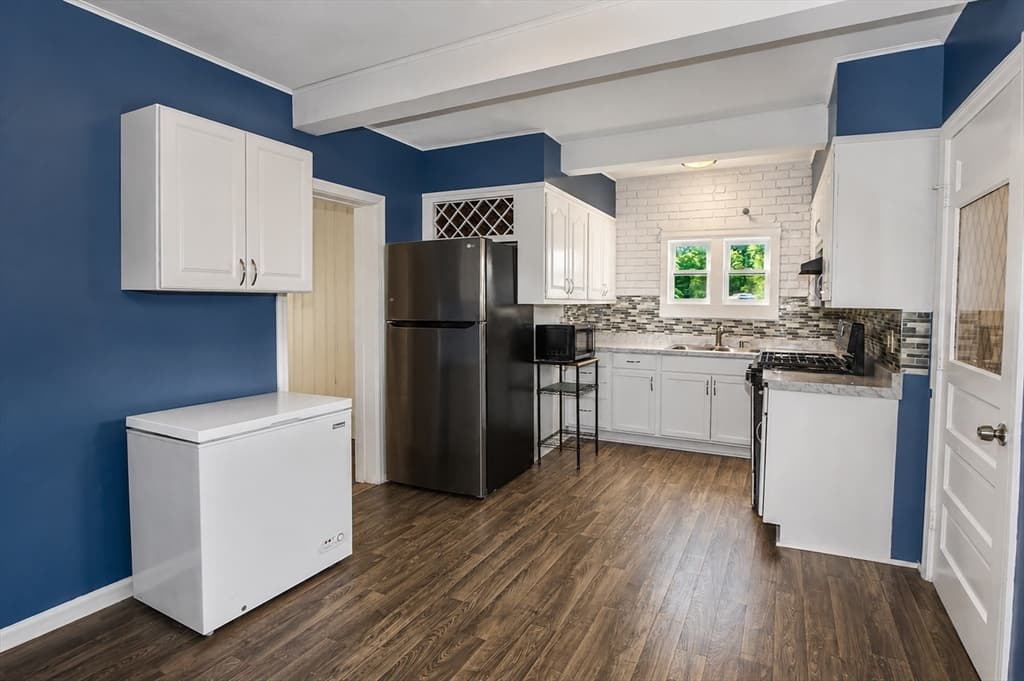 8 Trafton St, Chicopee MA 01013 photo 6