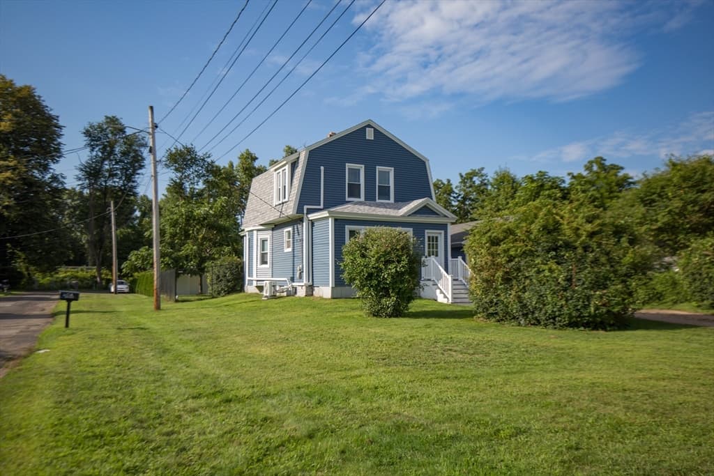 8 Trafton St, Chicopee MA 01013 photo 3