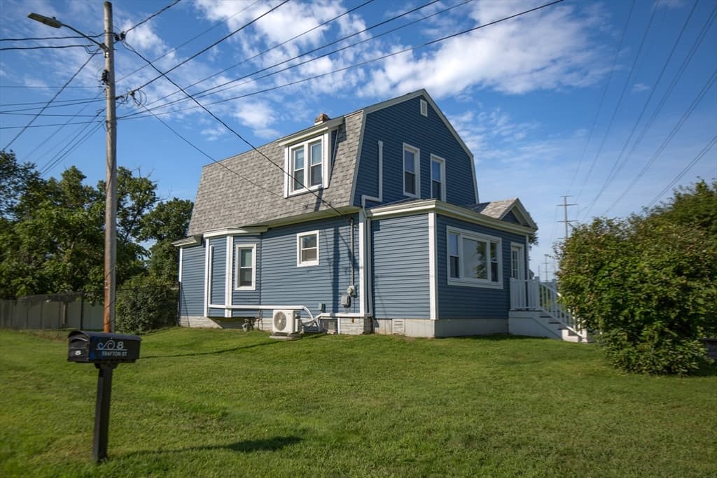 8 Trafton St, Chicopee MA 01013 photo 4