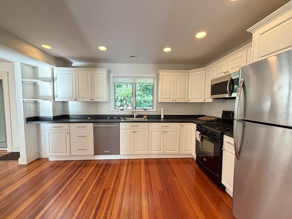 17 Russell Rd, Winchester MA 01890 photo 3