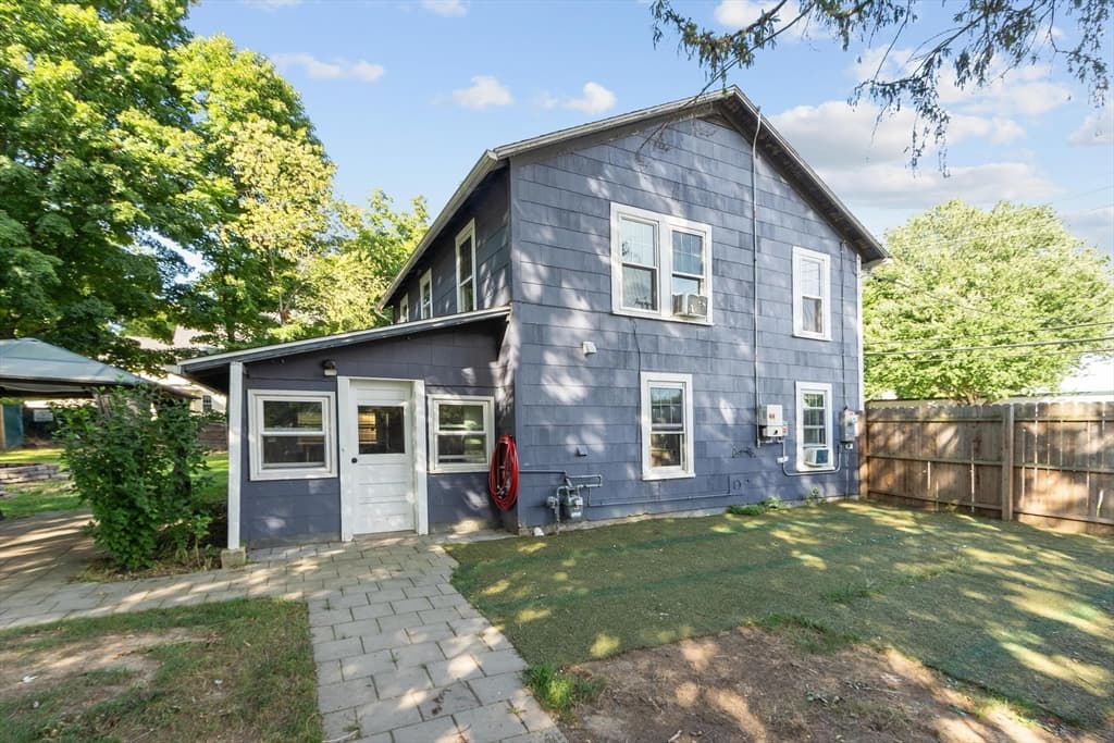 63 Central St, West Brookfield MA 01585 photo 4