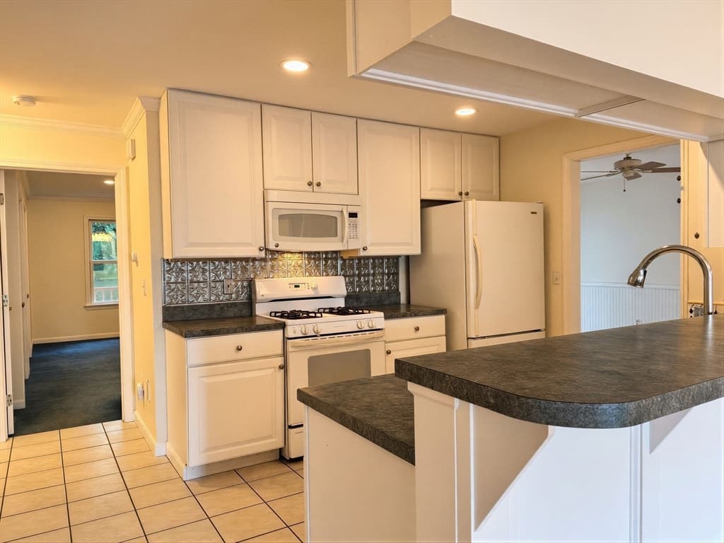 417 Alvord Place # 417, South Hadley MA 01075 photo 16