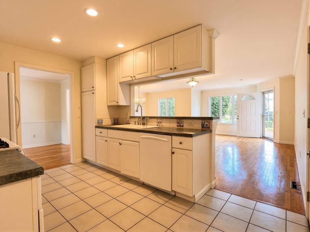 417 Alvord Place # 417, South Hadley MA 01075 photo 14