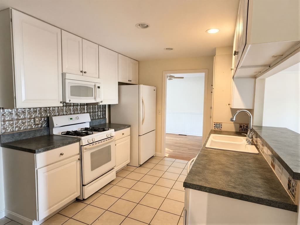 417 Alvord Place # 417, South Hadley MA 01075 photo 15