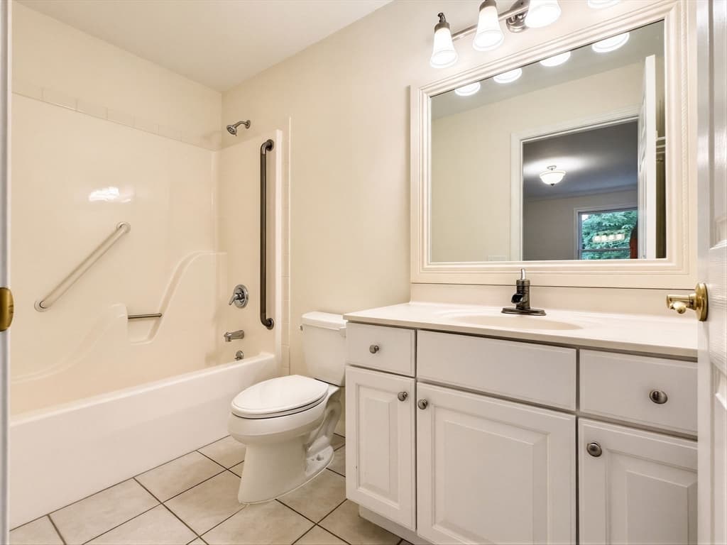 417 Alvord Place # 417, South Hadley MA 01075 photo 21