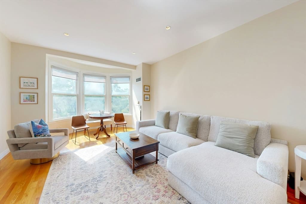 4 Charlesgate E # 406, Boston MA 02215 photo 3